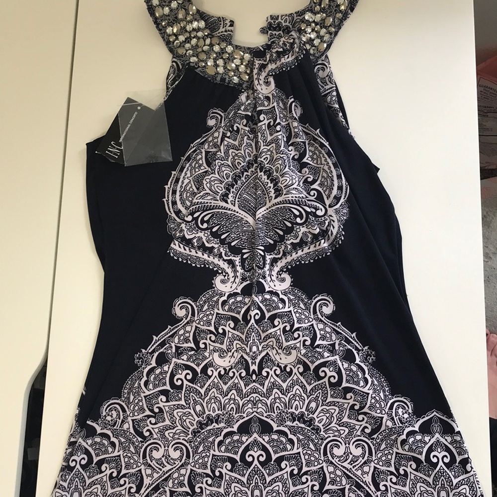 Inc halter tank size small